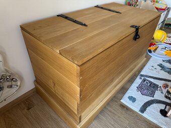 Velká dubová truhla - 11