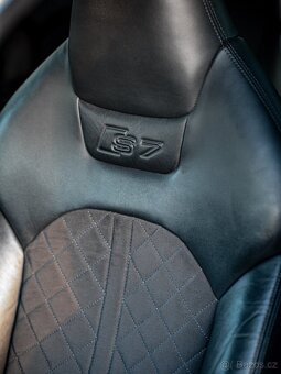 AUDI S7 Performance QUATTRO 405kw  v8 a 550 Ps - 11