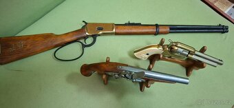 Puška winchester,colt,křesadlovka - 11