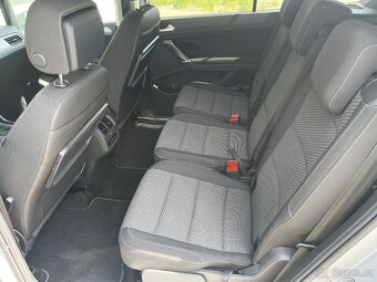 VW Touran 2.0TDI  DSG Navigace 7 mist - 11