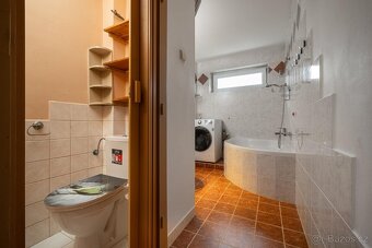 Prodej bytu 3+1 s garáží a parkovacím stáním ve dvoře - 11