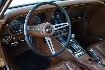 Chevrolet Corvette C3 Stingray z roku 1971 - 11