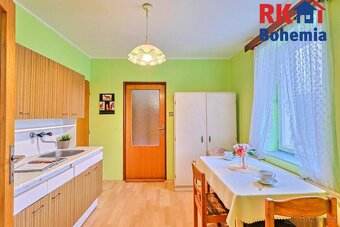 Nabízím k prodeji 2 rodinné domy s velkým pozemkem v obci By - 11