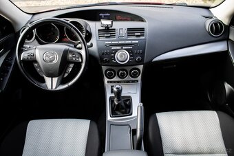 Mazda 3 1.6, 77kW (2010) - 11