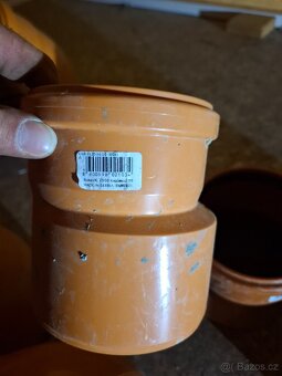 Nové kanalizační dno, vlnovec, adaptér na poklop a kolena - 11