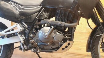 Suzuki DR 650 RSE - 11