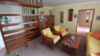 Prodej pěkného domu na klidném místě - 11