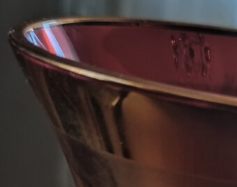 značená zlacená váza, vysoký smalt, Nový Bor 70. léta - 11