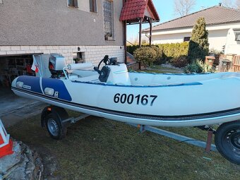 Motorový člun - 11