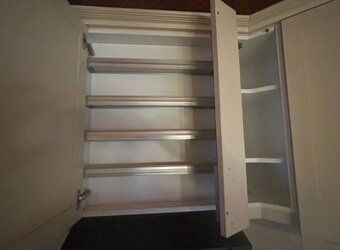 Prostorná venkovská kuchyně s vestavěnými spotřebiči,5594 - 11