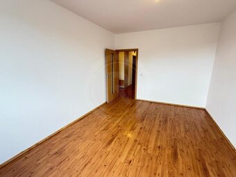 PRONÁJEM PROSTORNÉHO BYTU 4+KK, U LUČNÍHO JEZU, ČB - 11