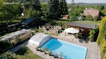 Bungalov 5+kk, Zahrada, bazén, terasa, pergola - Řitka - 11