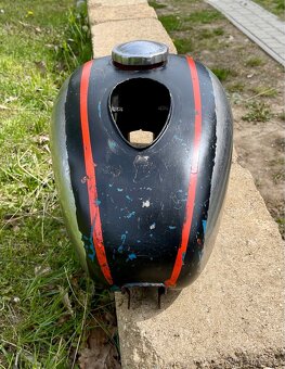 Jawa ČZ 250 350 kývačka - nádrž s víčkem - 11