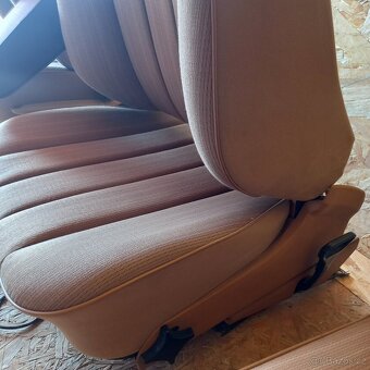 Mercedes w124 Coupe sedadla - 11