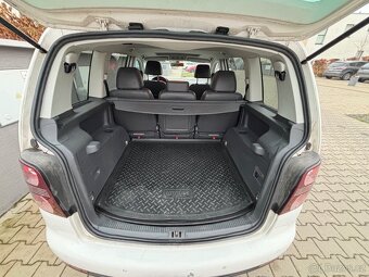 VW Touran 2010, 2.0 TDI, 103kw, 7mist. Cele v Kuzi - 11