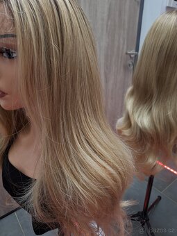 Dlouhá vlnitá blond paruka s krajkou vpředu 106513 - 11