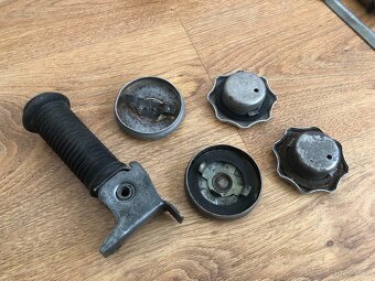 Prodám náhradní díly na motocykl ČZ 175 / 476 a čz 125/476 - 11