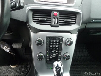 AKCE Volvo V40 D3 150k.s Momentum Automat po 1.majiteli - 11