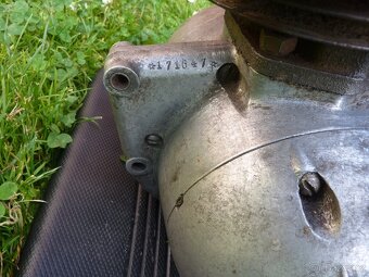 ČZ 125 B,T - motor - 11
