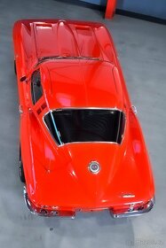 Corvette C2 Sting Ray Coupé - 11