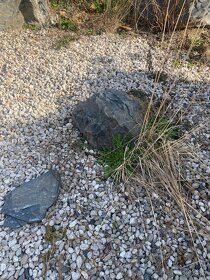 Čedičové kameny na zahradu - 11