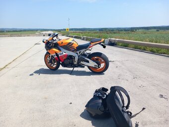 Honda CBR 1000RR REPSOL - 11