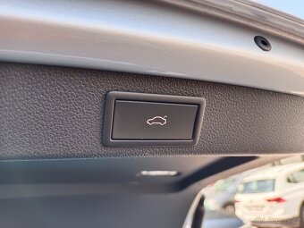 Škoda Superb 3 Combi 2.0TDI 110kW DSG 61tkm Virtual Matrix - 11
