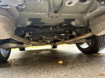 Land Rover Discovery 3.0 I6 D250 MHEV R-Dynamic HSE AWD A/T - 11