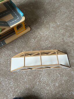 Učící věž + dřevěné parkoviště - 11