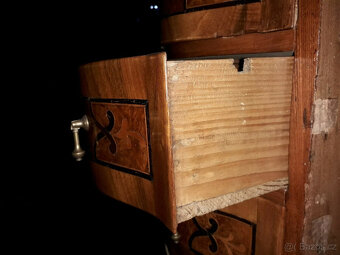 Svatostánek kolem roku 1760, ořech s intarzií - STARÁ RESTAU - 11