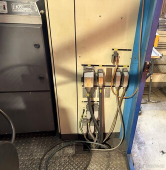 Svařovací robot CLOOS ROMAT 310 včetně pracovní buňky Z1 - 11