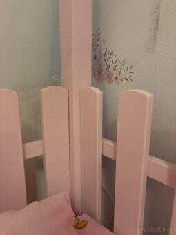 Domečková postel + šatní skříň + matrace - 11