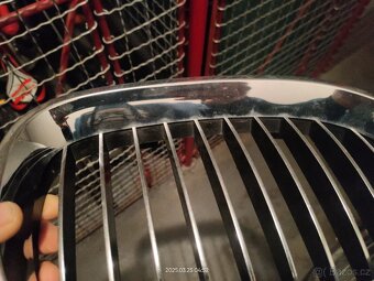Ledvinky Predni maska bmw e60 - 11