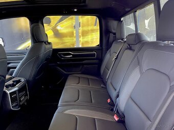 Dodge Ram 15000 Big Horn 5.7 V8 Hemi r.v.2020 - 11