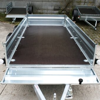 Přívěsný vozík 2x osa, 3,0m x1,30m, svařovaný rám, řidičák B - 11