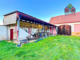 Zemědělská usedlost s RD, zemědělské stavby 528 m2, zahrada  - 11
