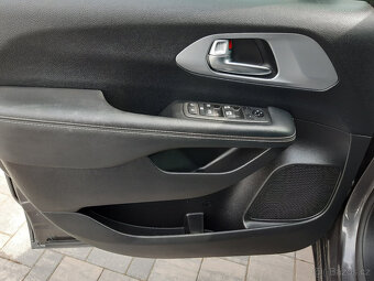 Chrysler Pacifica 3,6L, 7míst, adapt, nový model, 38.000km - 11