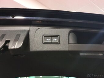 VW Passat B8 Variant 2.0 TSI 140kW R-Line - záruka Autodraft - 11