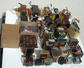 Spousta elektrosoučástek po radioamatérovi - 11