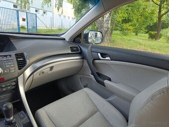 Honda Accord 2.4 executive r.v 2015 - 11