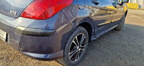 Peugeot 308 1.6i - 11