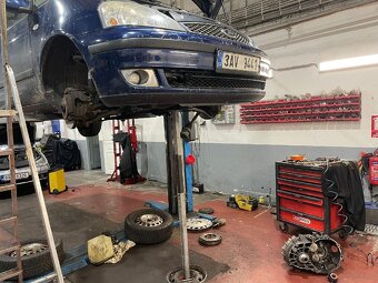 Ford Galaxy 1.9 96kw - 11