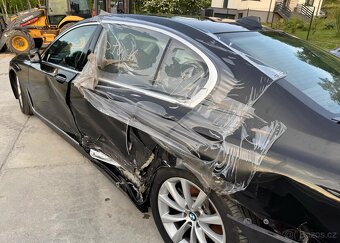 BMW Série 7 740i - 11