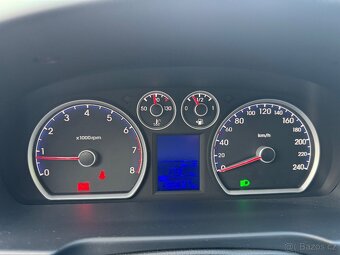 Hyundai i30 1,4 16V 80kW - klima - tažné zařízení. - 11