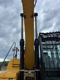 Pásové rýpadlo Caterpillar 319D L/2011 - 11