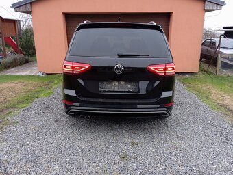 Volkswagen Touran R-Line, 7 místný DSG - 11