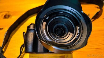 Sony Cyber-Shot DSC-RX10IV - 11