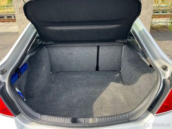 Ford Mondeo 1,8i 92KW VYHŘÍVANÉ PŘEDNÍ OKNO - 11