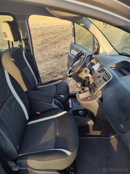 Renault Kangoo 1.2 TCe ideální rodinný vůz - 11