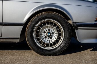 BMW 635CSi E24 - 11
